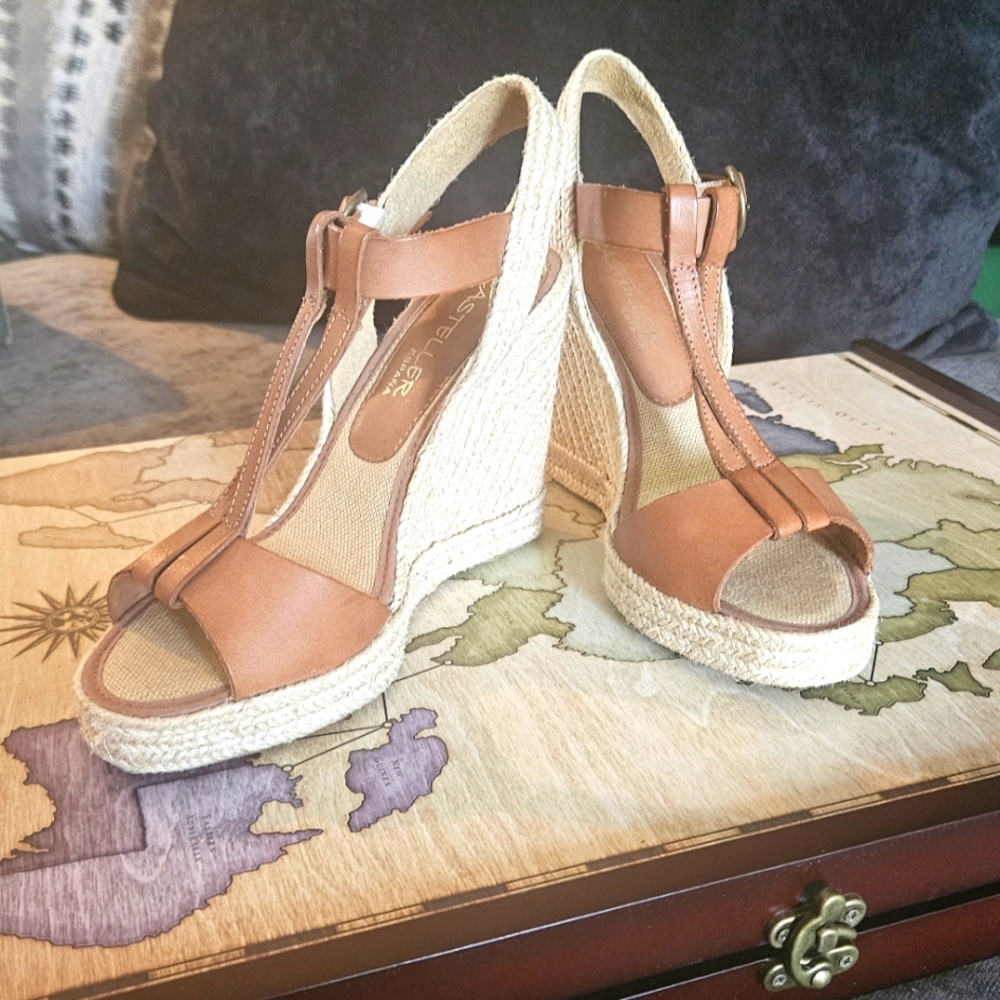 Casteller Espana size 6 1/2 wedge espadrilles.